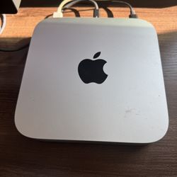 Mac Mini M2 