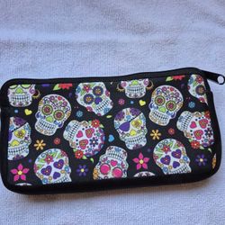 Skull Pouch 8x4in