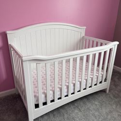Sorelle Fairview Convertible Crib + Mattress - LIKE NEW!