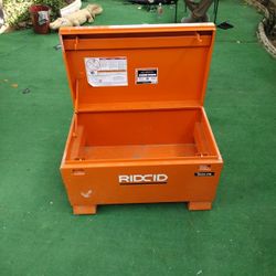RIDCID TOOL BOX   32 LX19wX18h