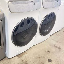 SAMSUNG WHITE STEAM FLEX JUMBO 6.0 CU FT FRONT LOAD WASHER GAS DRYER SET