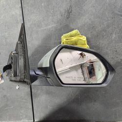 2025 KIA K5 OEM RIGHT PASSENGER SIDE MIRROR W/ BLIND SPOT W/ TURN SIGNAL Part $199