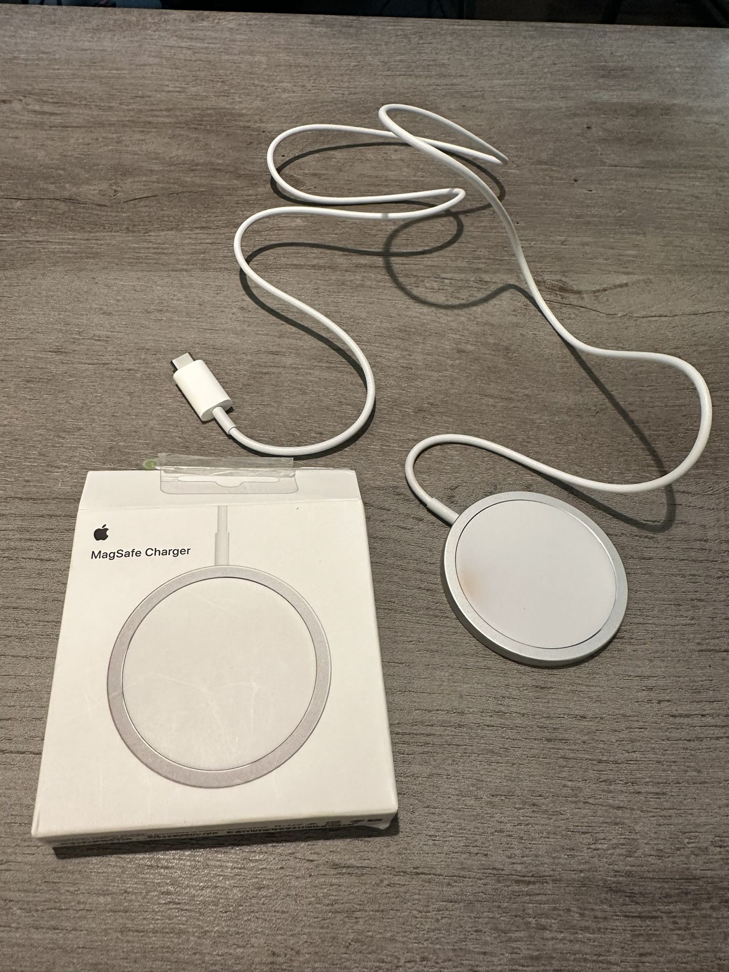 Apple MagSafe iPhone Charger