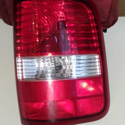 OEM 2004-2008 FORD F150 RIGHT REAR TAILLIGHT 5L34-13B504-C
