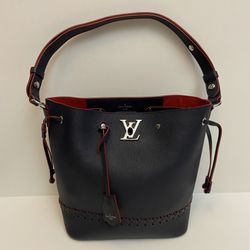 [Like New] LOUIS VUITTON Lockme Braided Leather Shoulder Bucket Bag Navy •in pristine condition 
