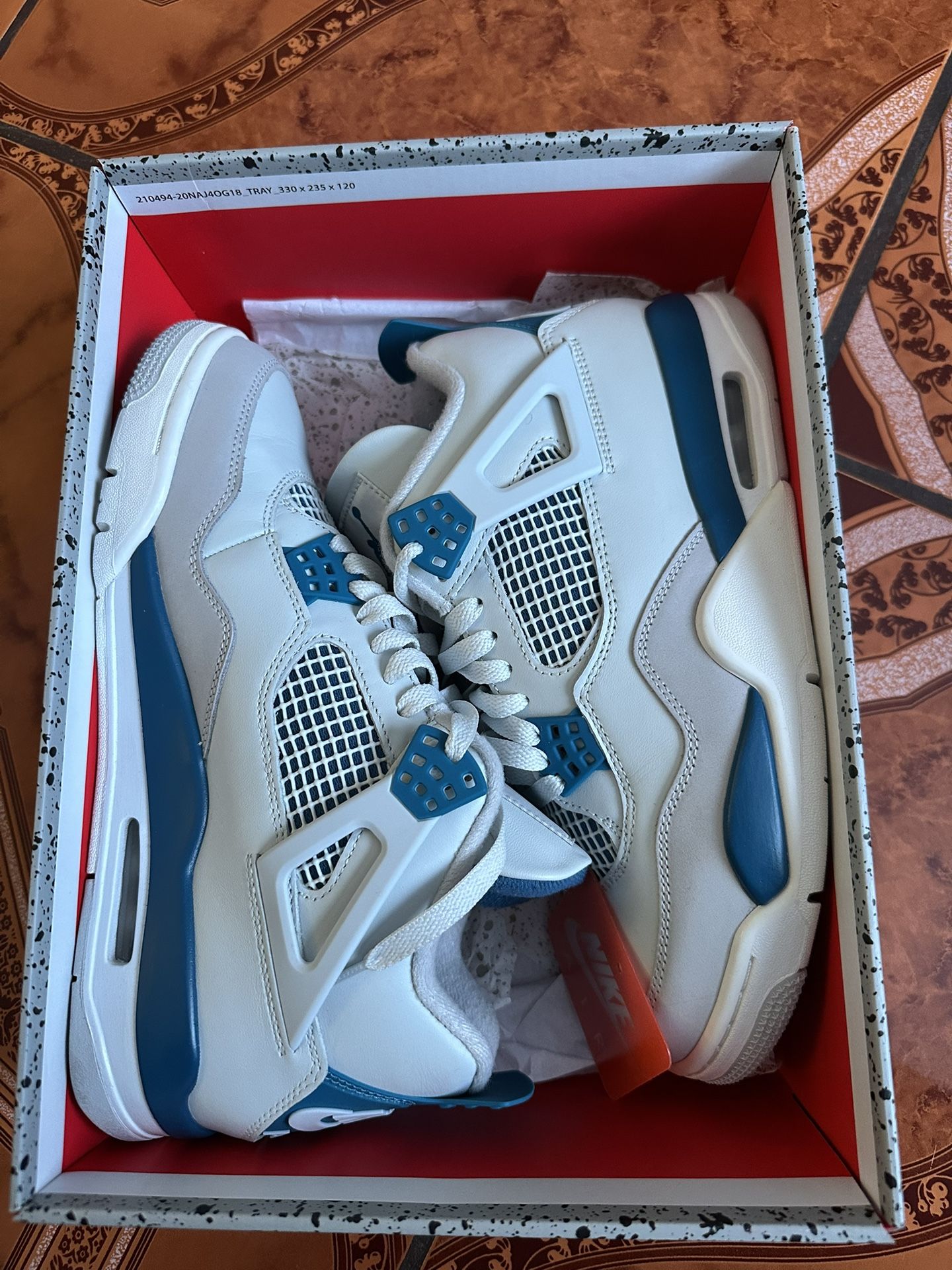 Jordan Retro 4 “Military Blue”