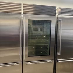 SUB ZERO 36”WIDE BUILT IN GLASS VIEW BOTTOM FREEZER REFRIGERATOR 