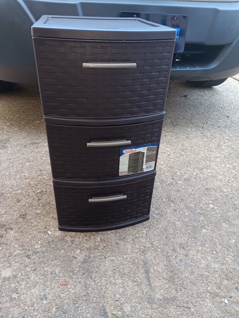 Sterilite 3 Drawer Storage Chest