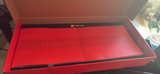 LEGO Technic Ferrari Daytona SP3 42143 – Complete with Box & Instructions