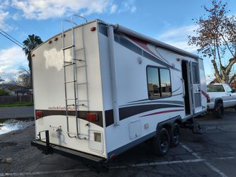 2011 Travel Trailer Very Nice
