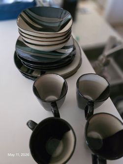 New Gibson elite 16 piece dish set  OR MAKE OFFER