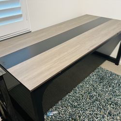 Gray/Black Modern Desk