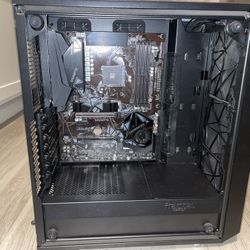 PC Case With Motherboard - Fractal Design Meshify C With Gigabyte X570 Gaming X 