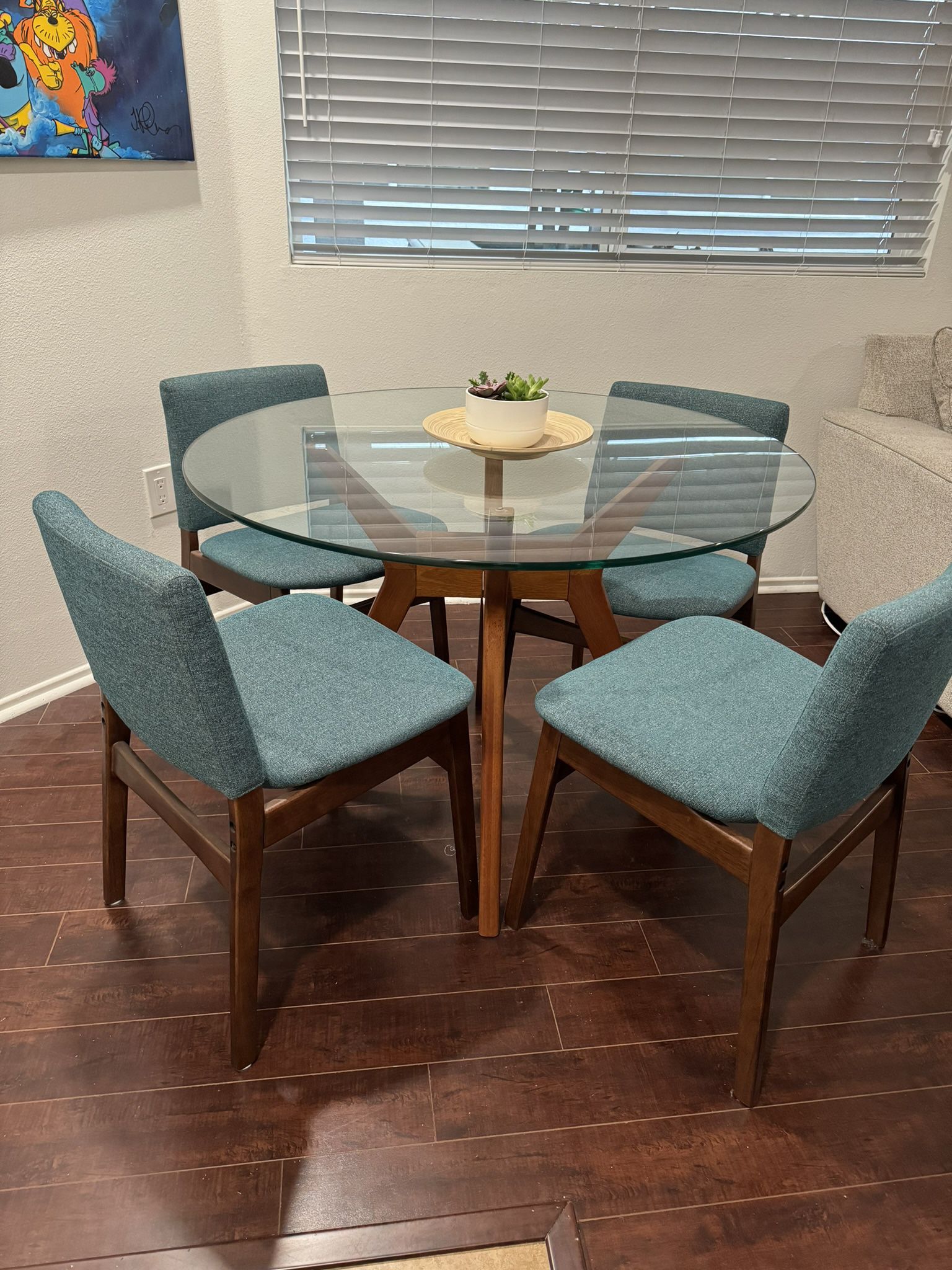 MCM Dining Chairs Set