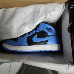 Air Jordan 1 Mid