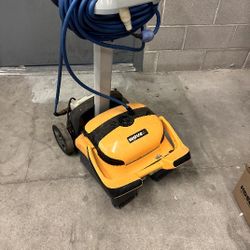 Dolphin Wave 80 Robotic Pool Cleaner