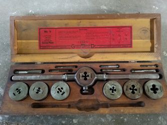 Tap and die set