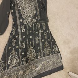 Pakistan/Indian Dress