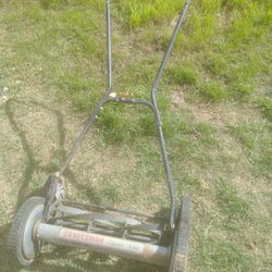 Manual Lawn Trimmer