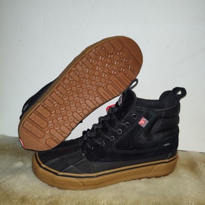 Vans Mens Sk8-Hi MTE-2 Del Pato Waterproof Duck Boots Black Gum Bottom
Men's Sz 8.5/Women's 10