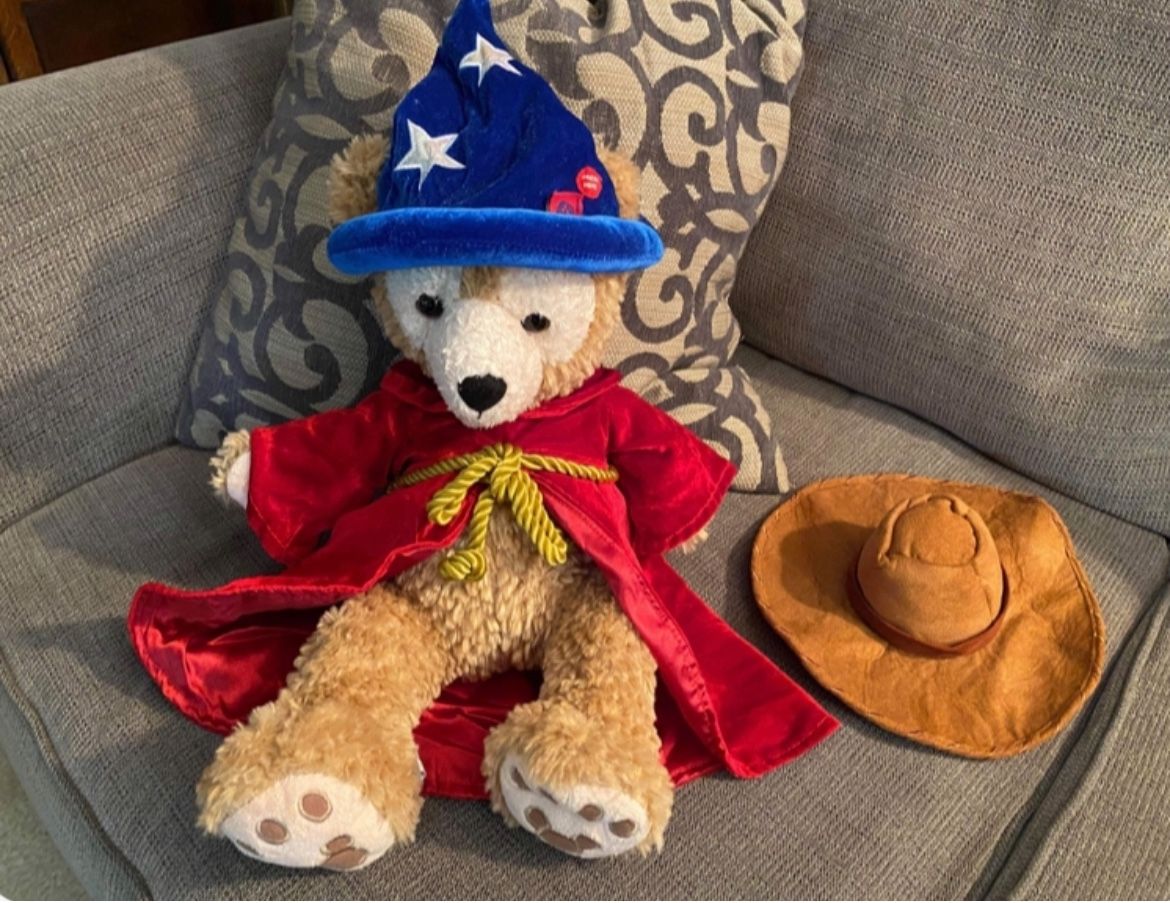 Duffy the Disney Bear 17” Plush w/ Sorcerer Robe/Cape & Light up hat; Hidden Mickey / Disney Parks Exclusive