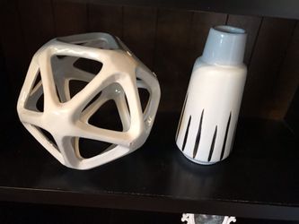 Lot of three white decorative vases