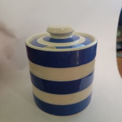 Vintage T.G. Green Cornishware Striped Preserve Pot with Lid Cloverleaf 
Made in England.
Featuring the classic, timeless blue and white hoops, this i