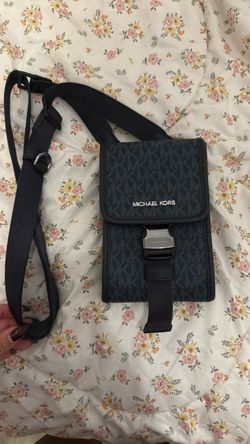 Micheal Kors Cooper Slim Phone Crossbody Bag
