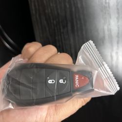 Nuevo Control Para Dodge Ram 1500 ,2500 De Anos 2009 Al 2017 Pido $90  Y Voy A Su Domicillo Para Açțïvâř Lo Area Pharr ,San Juan ,Edinburg ,Alamo 