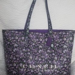 COACH  LEATHERWARE TOTE 