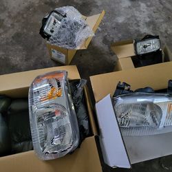 Ford Escape XLT headlights And Fog Lights 2001