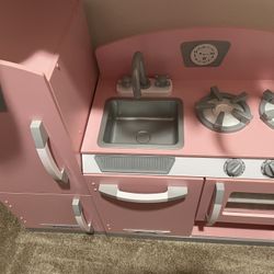 KidKraft Retro Wooden Play Kitchen – Like New