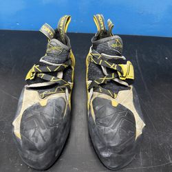 La Sportiva Solutions Rock Climbing Shoes (Size: EU43)