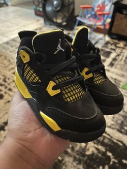 Jordan 4 Retro Thunder Size 9c