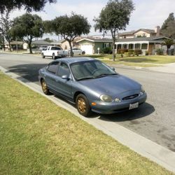 1999 Ford Taurus 