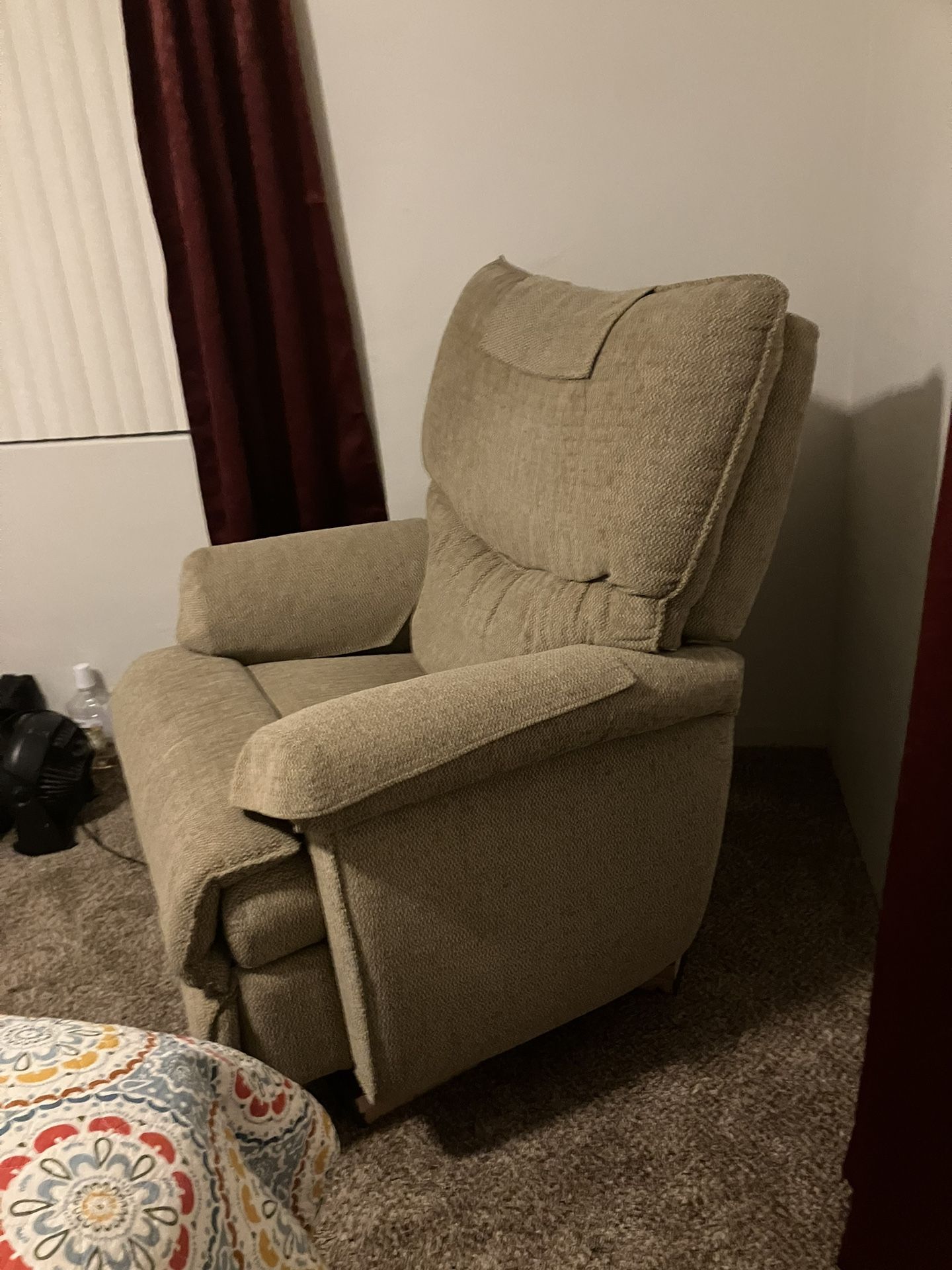 Free - (2) La-Z-Boy Recliners 