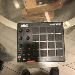 Akai Professional MPD218 Beatpad
