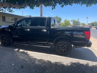 2017 Nissan Titan