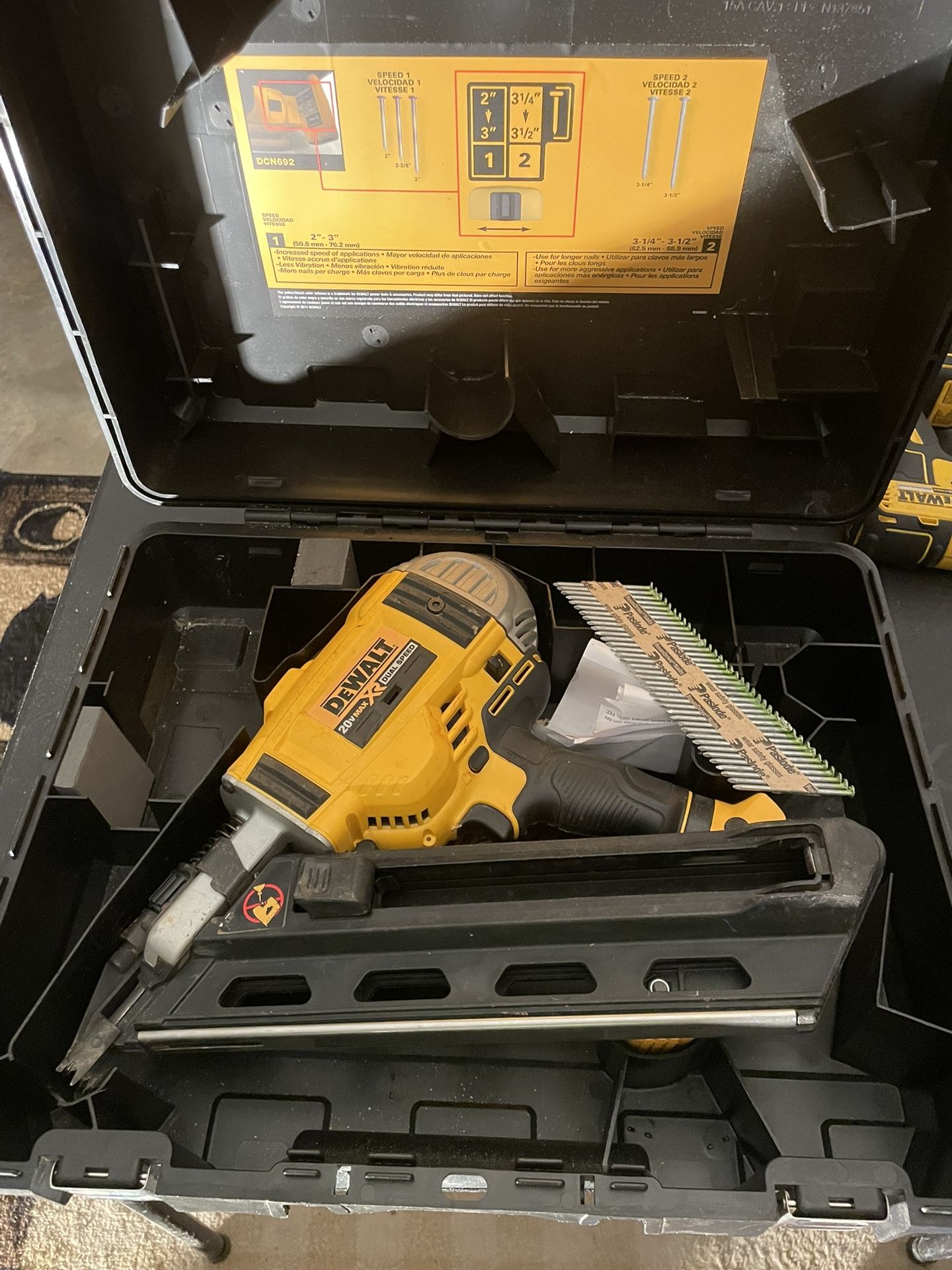 Excellent Condition Dewalt 20V MAX XR Framing Nailer, Dual Speed, Bare Tool Only