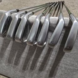 Honma TW737P 4-PW Iron Set