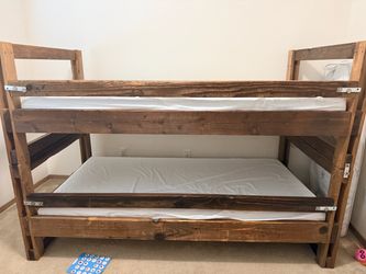 Bunk bed