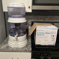 Santevia Gravity Water System with Extras Removes Fluoride Metals Chlorine And More