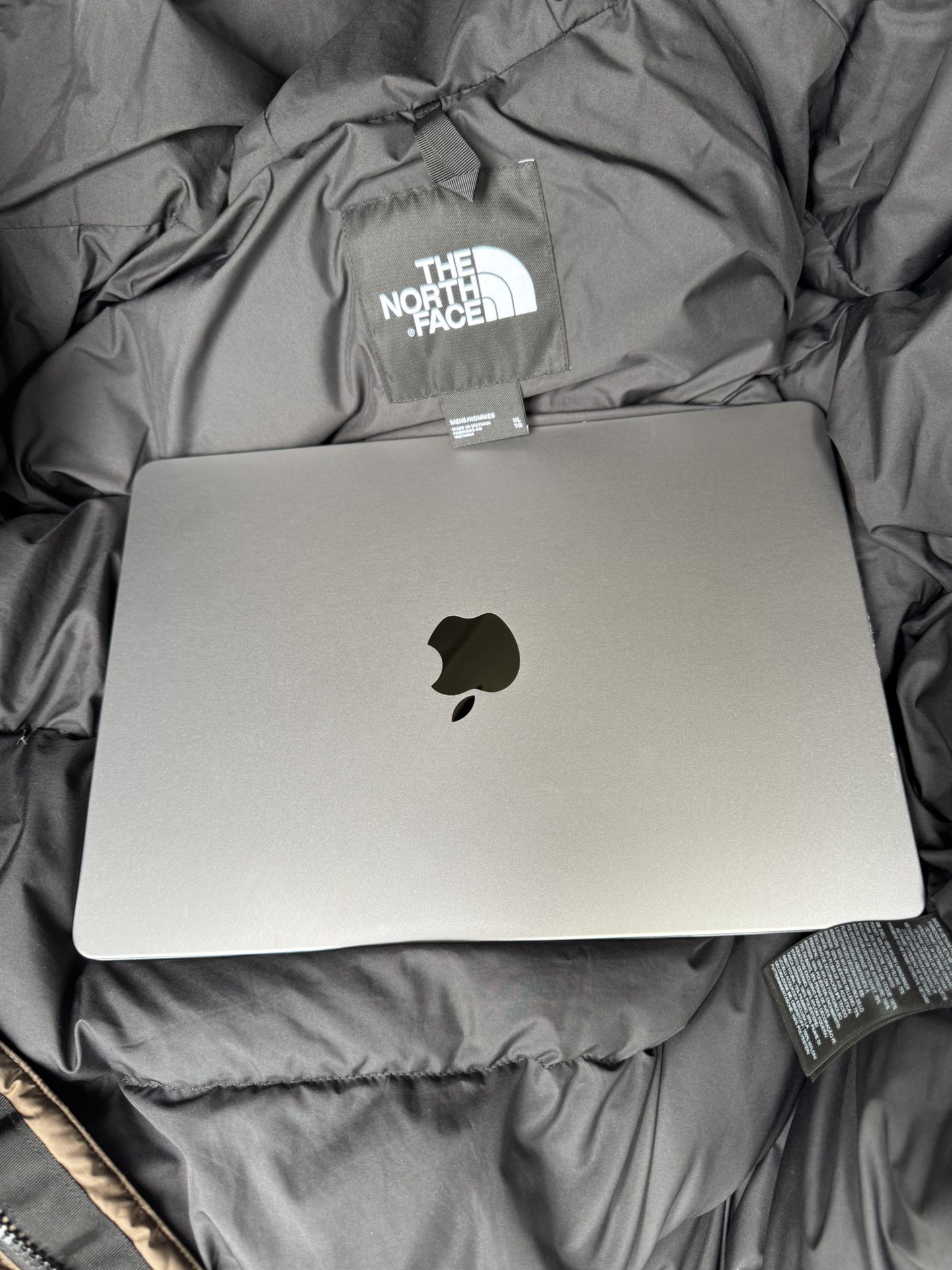Mac Book Pro M2