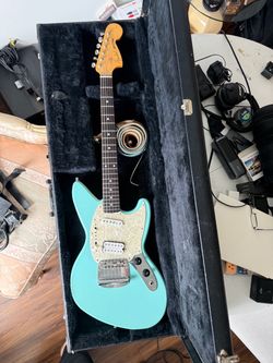 Kurt Cobain Fender Jaguar with original case "Jagstang"