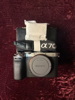 Sony Alpha 7C II - Full-Frame Interchangeable Lens Camera