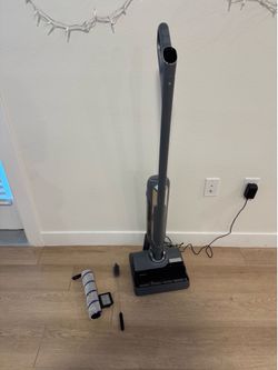 Narwal vacuum and mop