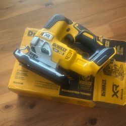 Dewalt XR Jig Saw DCS334B 20v Series Full Mitered Angle Cut