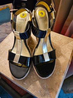 SHOES.  NEW