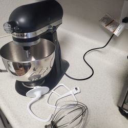 Stand Mixer - KitchenAid 