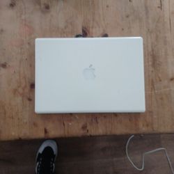 Apple Laptop